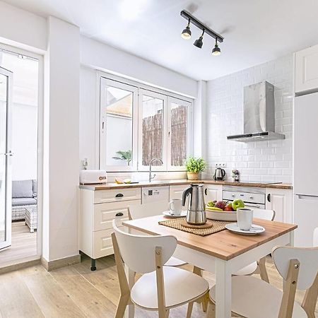 Precioso Apartamento Con Patio Малага Экстерьер фото