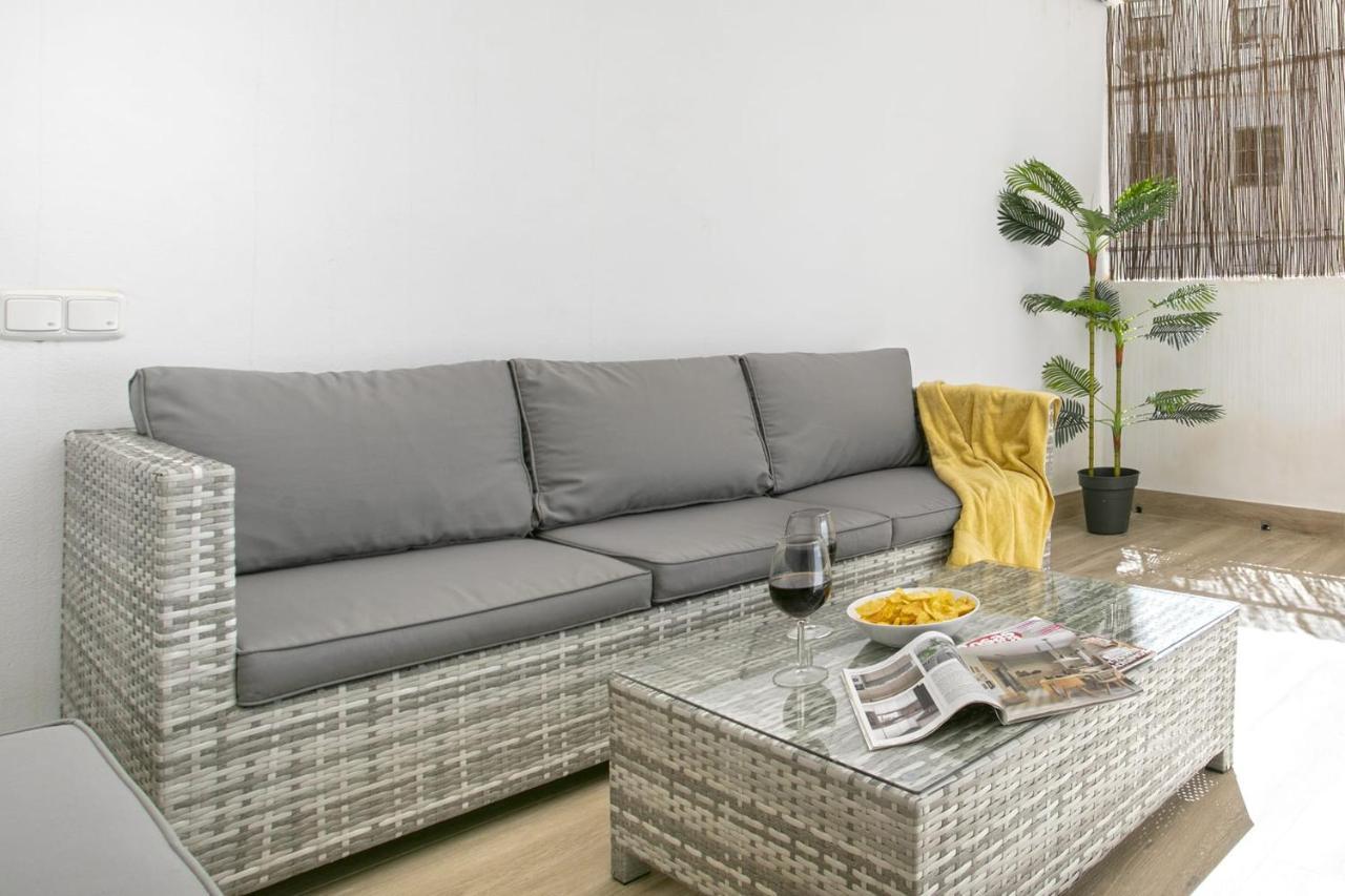 Precioso Apartamento Con Patio Малага Экстерьер фото