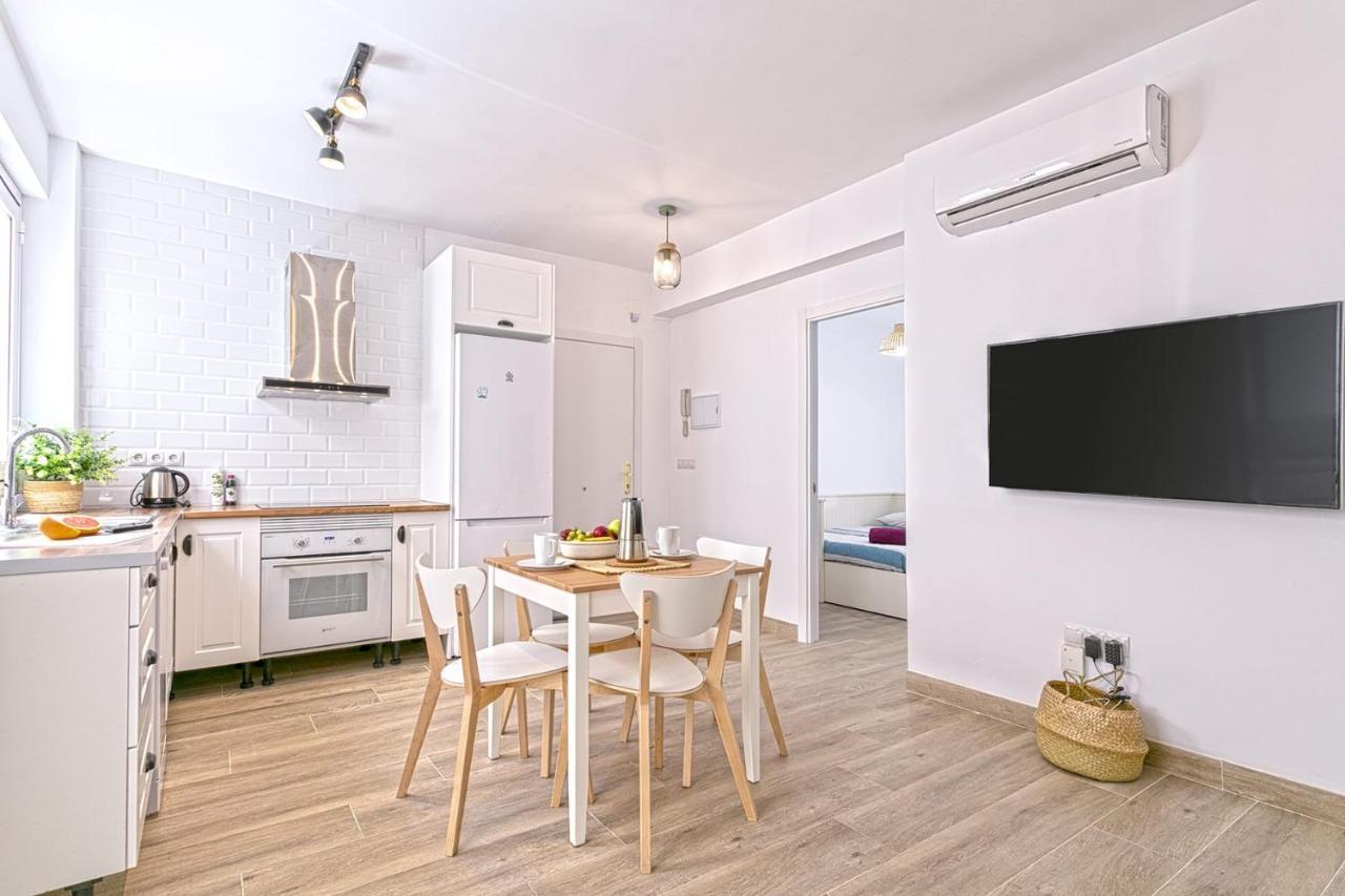 Precioso Apartamento Con Patio Малага Экстерьер фото