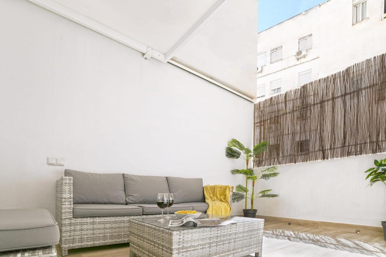 Precioso Apartamento Con Patio Малага Экстерьер фото